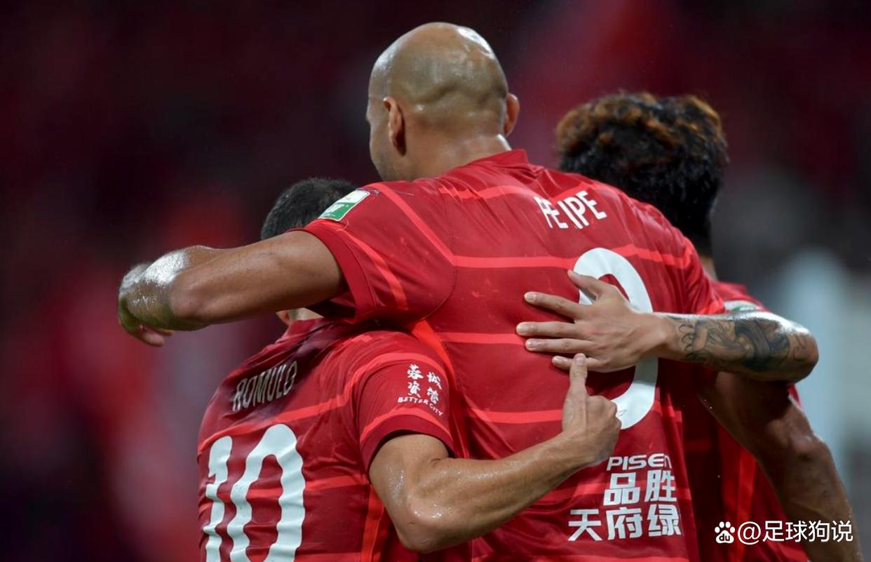 关于太狠了！上海海港冲刺阶段调整名单转会期尤文图斯备战中超，尼斯外线爆发备战欧冠的信息